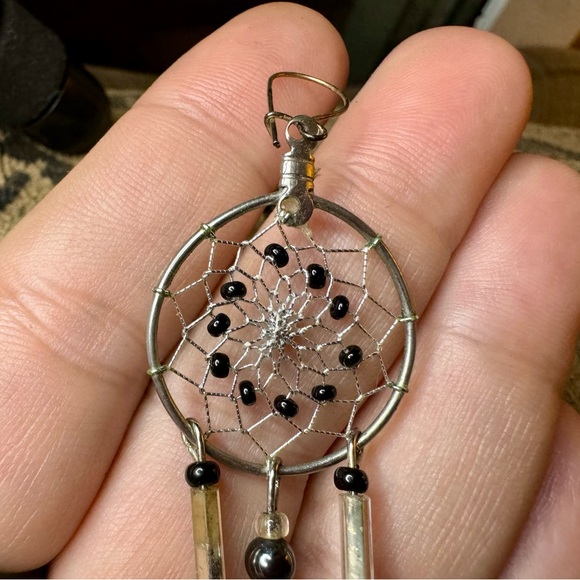 Pair of Dream catcher ‘90’s earrings - Picture 7 of 8